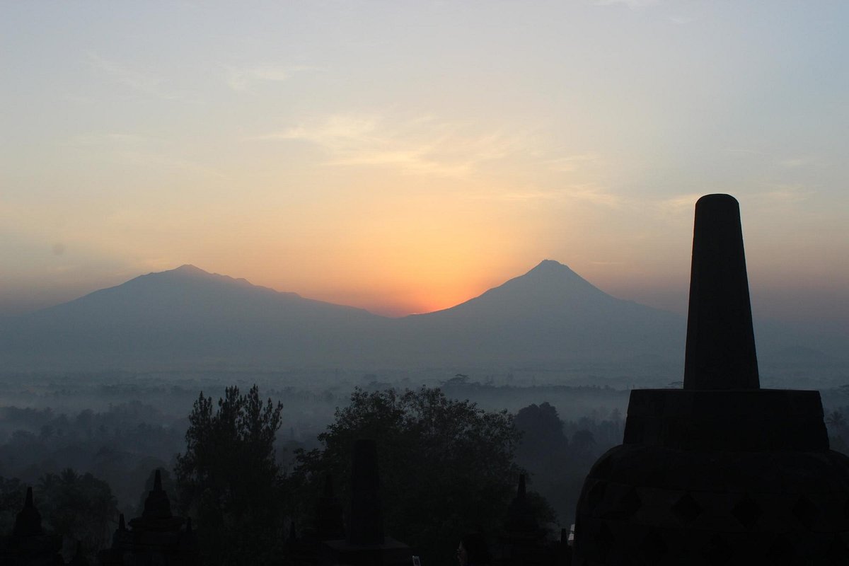 Borobudur Sunrise & Prambanan Temple Tour