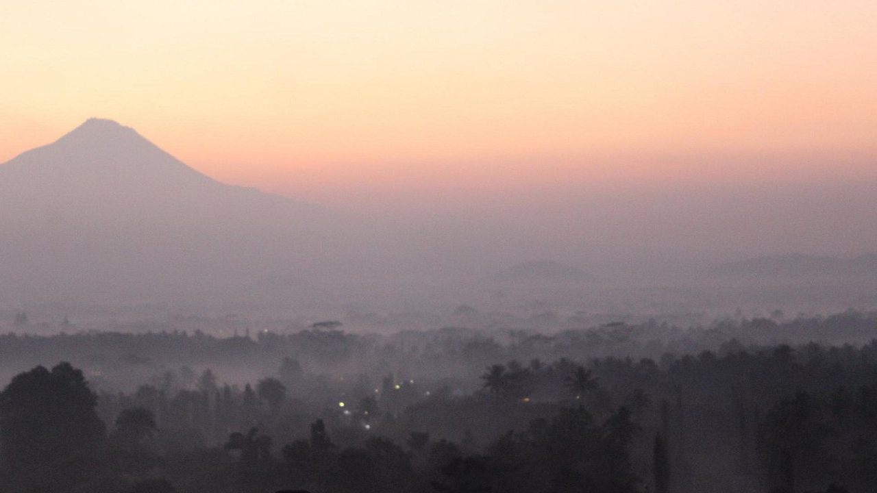Borobudur Sunrise from Setumbu Hill